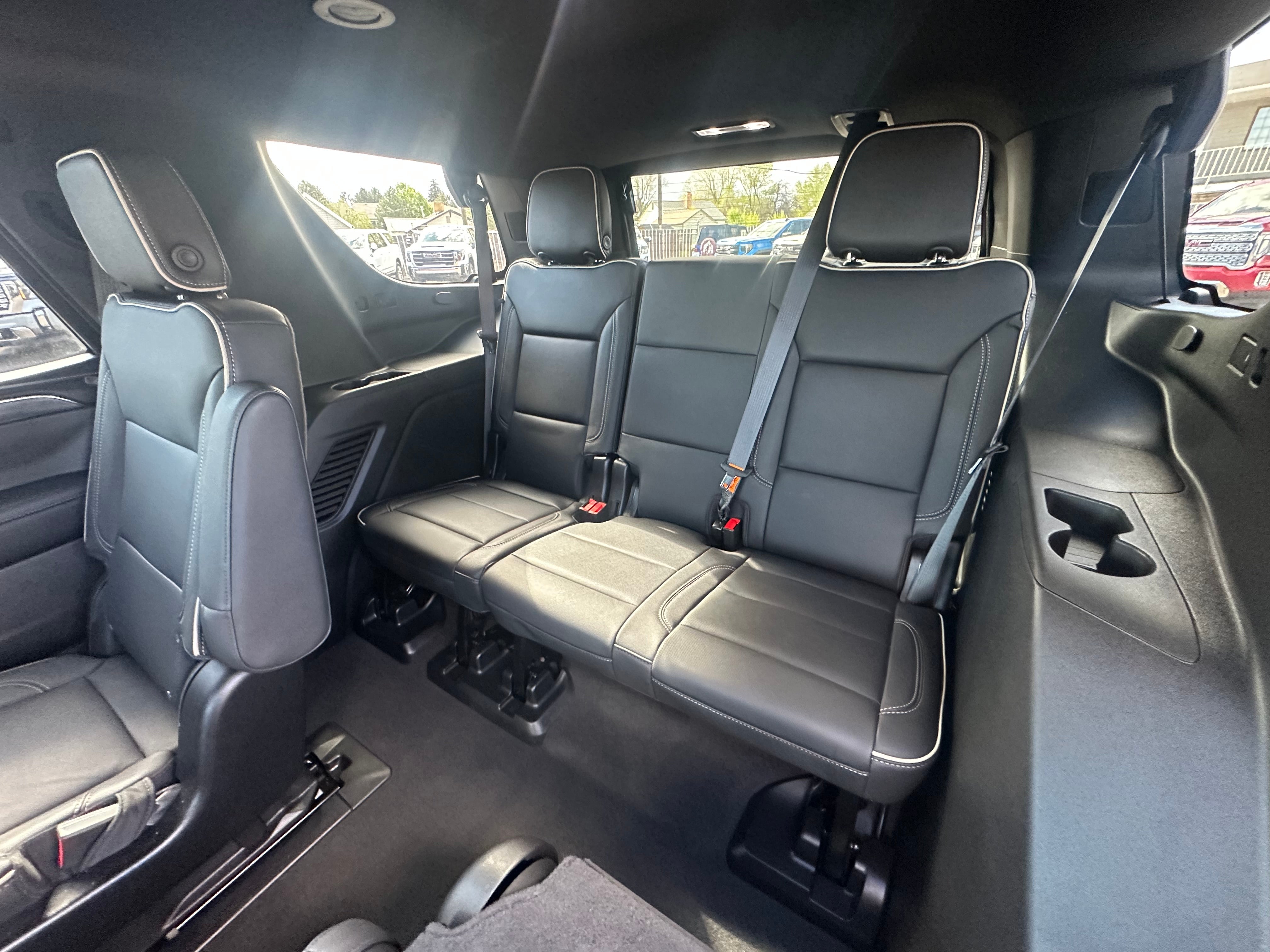 2024 GMC Yukon SLT