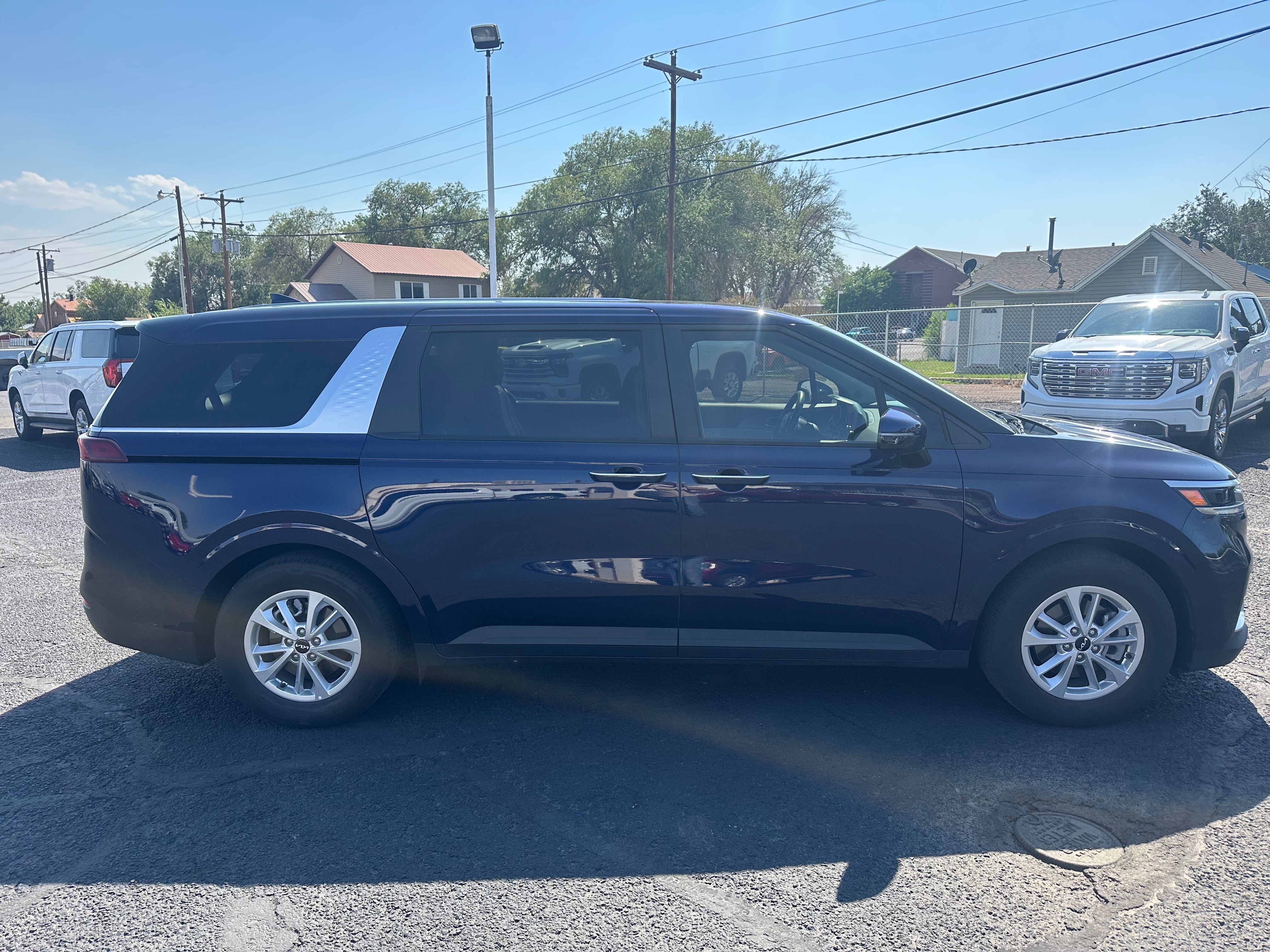 2024 Kia Carnival LX