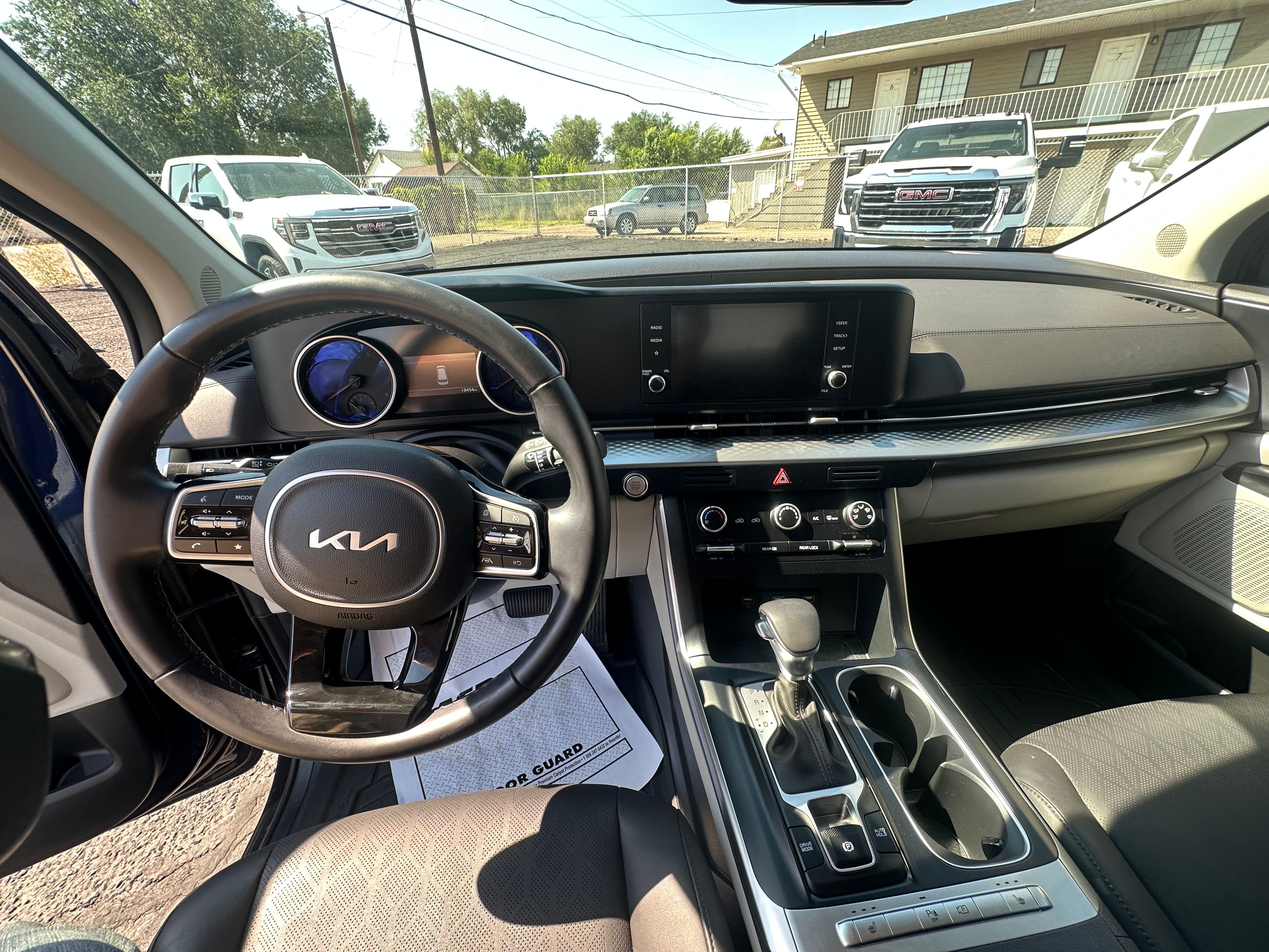 2024 Kia Carnival LX