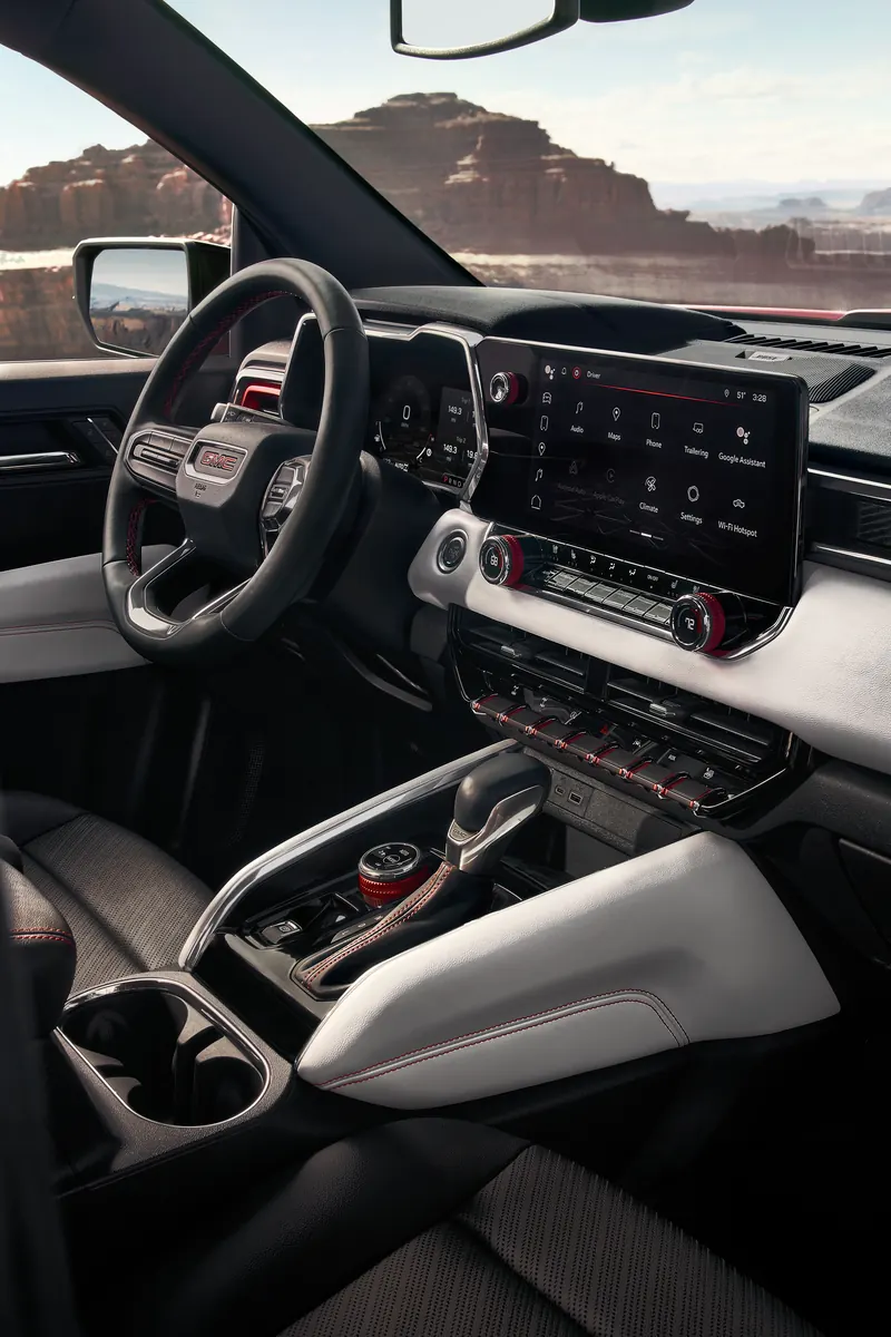 2026 GMC Canyon infotainment system at Murray Motors in Roosevelt UT
